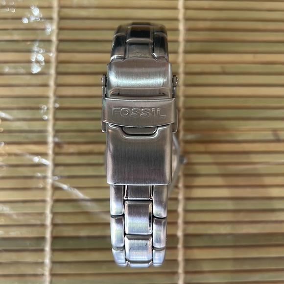 Women’s Fossil Watch (Volvo Edition) - Picture 6 of 7